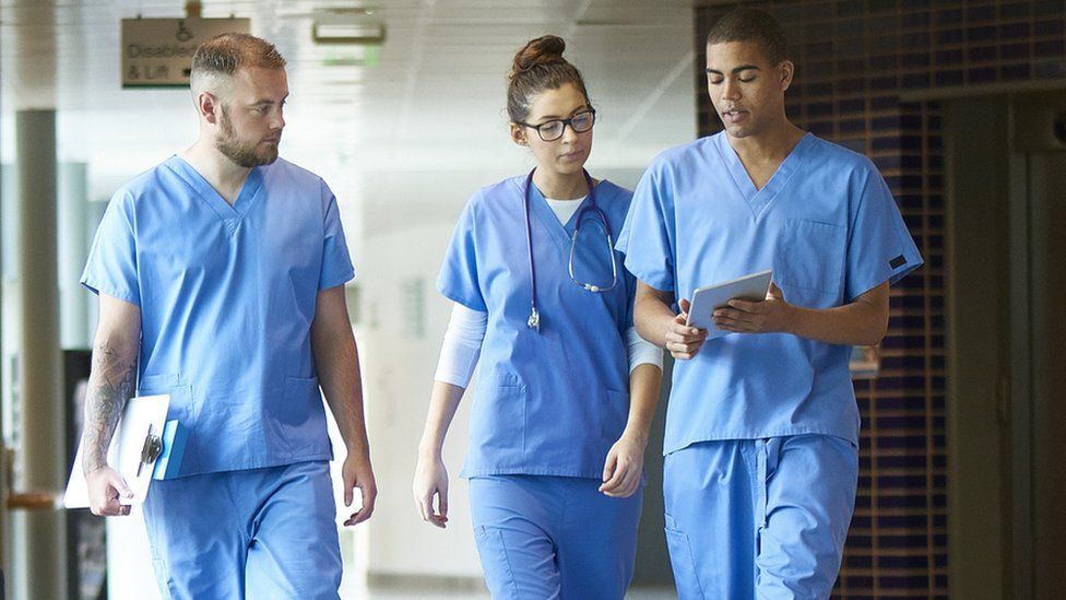 How to Migrate to the UK As a Medical Staff