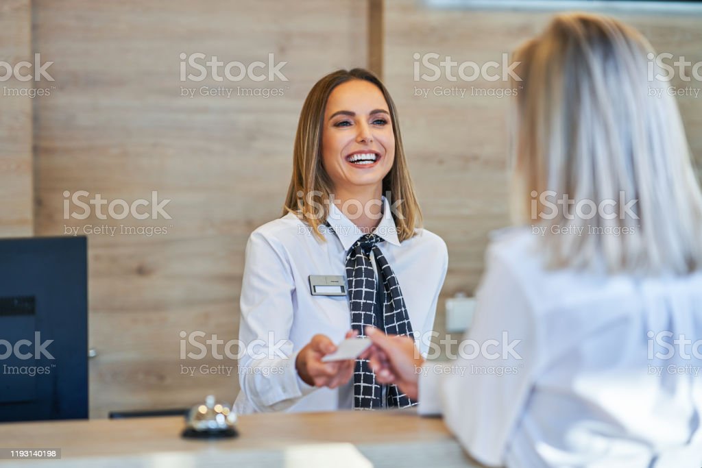 How to Migrate to the UK As a Receptionist