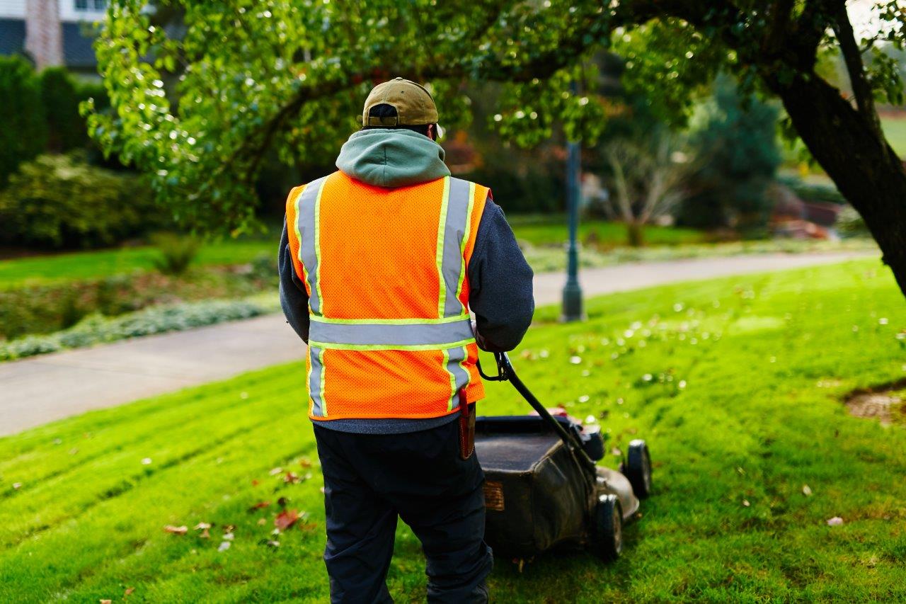 Grounds Maintenance Worker Job Openings in Canada