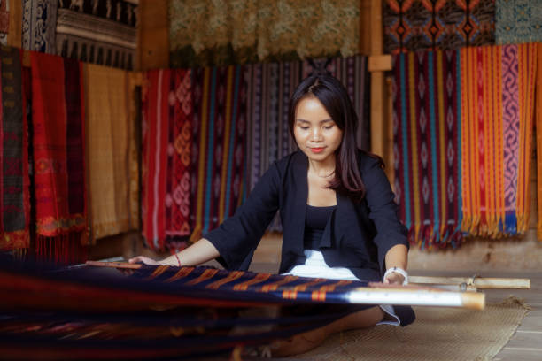 Job Opportunity: Immigrate to Canada as a Weaver